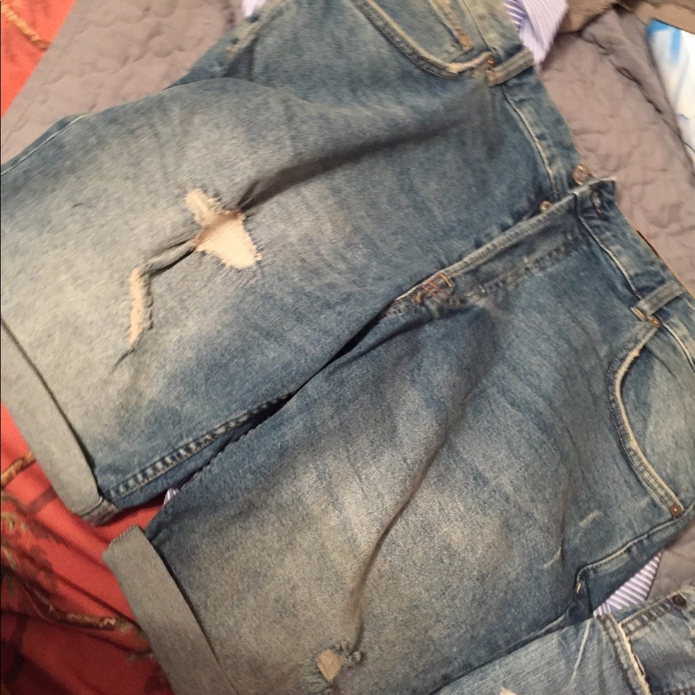H&M Ripped jean shorts Men